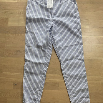 Новые брюки с бирками H&M, размер 40.
