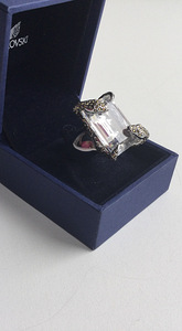 Кольцо Swarovski (2 фото из 3)