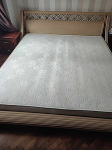 Voodi 200x220 (1 foto / 2)