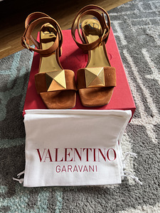 Valentino Garavani туфли (1 фото из 6)