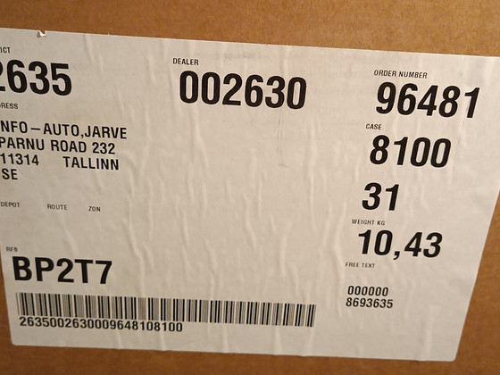 VOLVO XC 70 2004 bensiin manuaal , tagumine plast stang