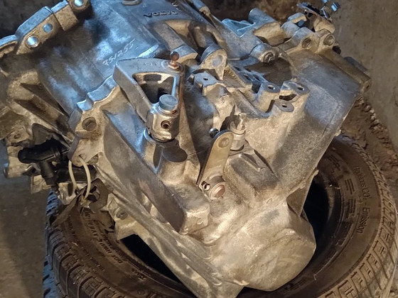 VOLVO XC 70 2004 bensiin manuaal käigukast kasutatud M58