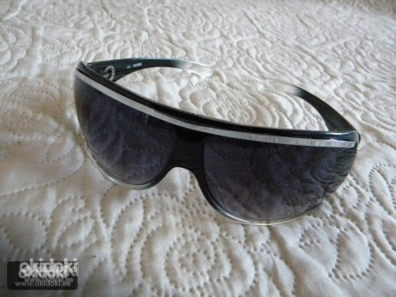 G by Guess päikeseprillid