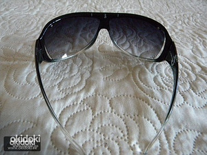 Солнцезащитные очки G by Guess (3 фото из 3)