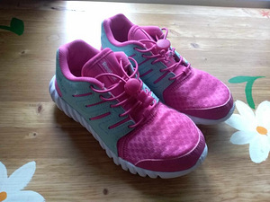 Reebok tossud, s.31,5 (1 foto / 3)