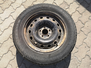 Kaubiku ratas plekkveljel 215/65 R16 (4 фото из 5)