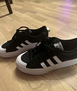 Платформа Adidas Nizza. (4 фото из 4)
