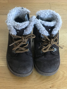 Ботинки детские (2 фото из 3)