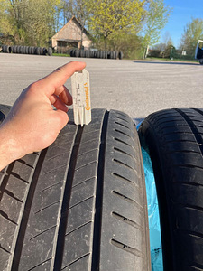 Bridgestone Alenza 001 245/50/19 rehvid 4 tk komplektis (9 foto / 10)