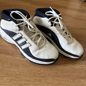 Uued naiste Adidase tossud