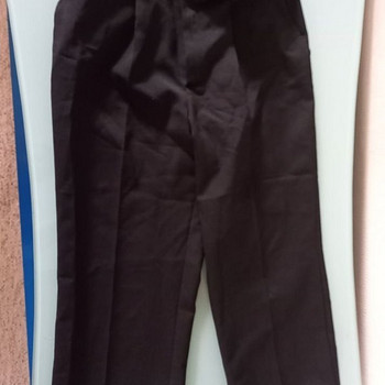 Müüa poiste viigipüksid, pikkus 80cm. Vöö ümbermõõt 72cm.
