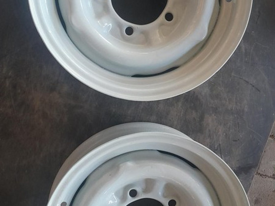 GAZ 24 veljed