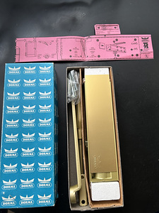 Доводчик двери (3 фото из 4)
