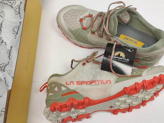 Женские кроссовки la Sportiva
