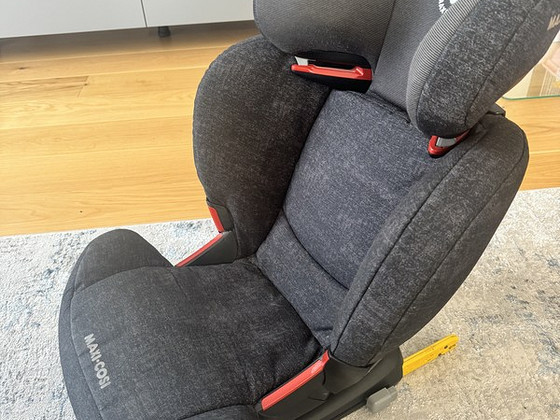 Maxi Cosi RodiFix 15-36 кг