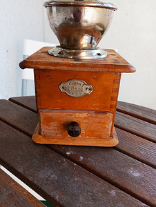 Kohviveski Lembrook´s Ideal D.R.G.M. (1 foto / 3)