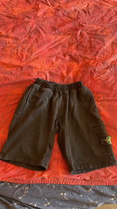 Шорты Stone Island (1 фото из 3)