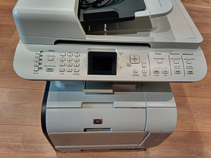 Лазерный принтер HP Color LaserJet CM2320nf MFP (7 фото из 8)