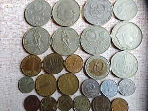 Продам монеты (1 фото из 8)
