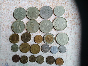 Продам монеты (2 фото из 8)
