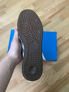Adidas spezial, size 44 new box a little bit damaged (2 foto / 4)