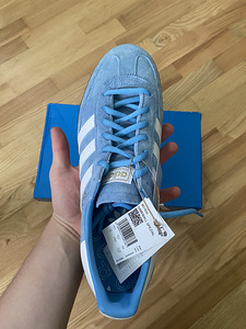 Adidas spezial, size 44 new box a little bit damaged (4 foto / 4)