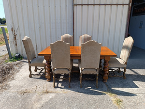 Стол и 6 стульев (2 фото из 8)