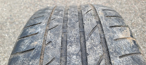 Kaks Sailun 225/50ZR17 suverehvi (9 foto / 10)