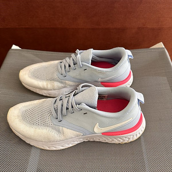 Женские кроссовки Nike 37s