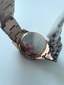 Часы Guess (4 фото из 6)