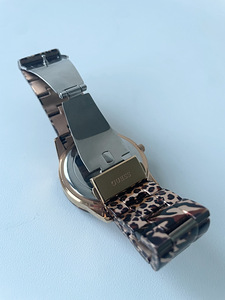 Часы Guess (5 фото из 6)