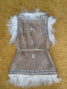 Новая замшевая жилетка + Guess ремень (5 фото из 6)