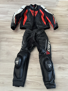 Продажа мотоэкипировки Dainese. (3 фото из 4)