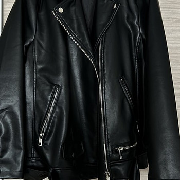 Kunstnahast biker-jakk