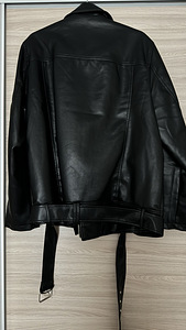 Kunstnahast biker-jakk (2 фото из 5)
