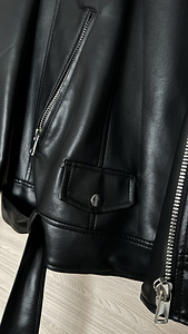 Kunstnahast biker-jakk (3 фото из 5)