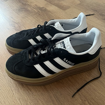 Adidas gazelle tossud