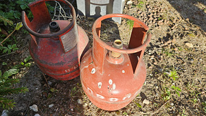 2 газовых баллона (1 фото из 1)