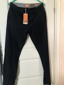 Брюки Hugo Boss S.31/32 (1 фото из 3)