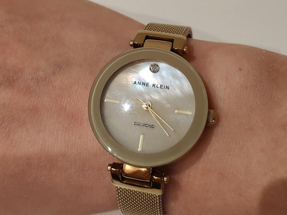 Anne Klein часы с браслетом