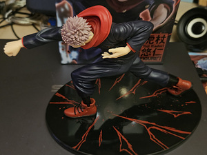 Animekuju Yuji Itadori Jujutsu kaisen (3 foto / 5)