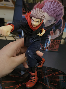 Animekuju Yuji Itadori Jujutsu kaisen (4 foto / 5)