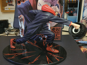 Animekuju Yuji Itadori Jujutsu kaisen (5 foto / 5)