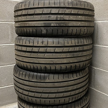 Nokian Powerproof 225/35 R19 suverehvid