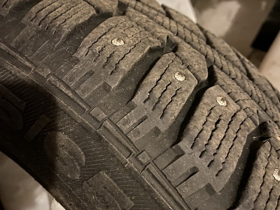 Зимние шины 2шт 185/65 R15