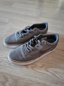 Nike jalatsid (1 foto / 2)
