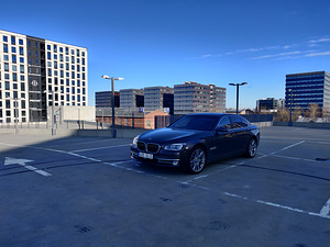BMW 740 LCI Individual 3.0 230kW (4 foto / 15)