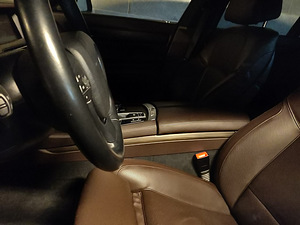 BMW 740 LCI Individual 3.0 230kW (7 foto / 15)