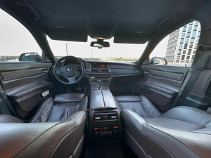 BMW 740 LCI Individual 3.0 230kW (11 foto / 15)