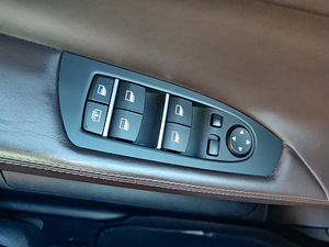 BMW 740 LCI Individual 3.0 230kW (12 foto / 15)